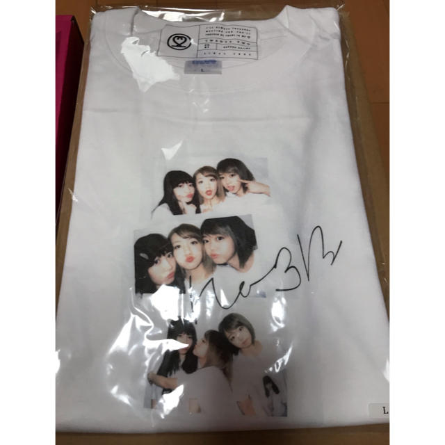 AKB48(エーケービーフォーティーエイト)の【値下】こじはる 絆Tシャツ ホワイト ノースリーブス エンタメ/ホビーのタレントグッズ(アイドルグッズ)の商品写真