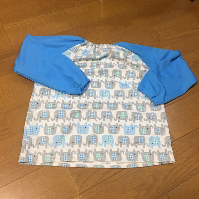 西松屋(ニシマツヤ)のゾウ柄 スモック キッズ/ベビー/マタニティのキッズ服男の子用(90cm~)(その他)の商品写真