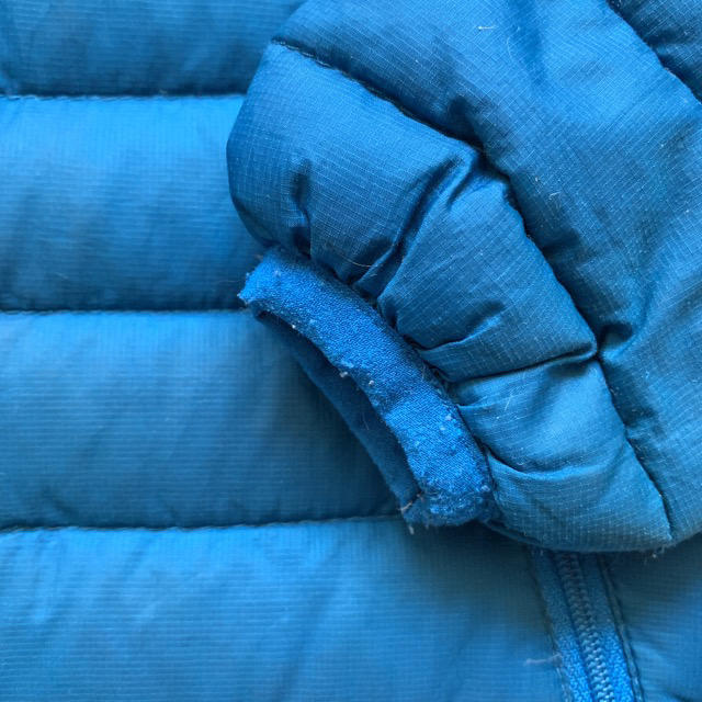 patagonia(パタゴニア)のPatagonia ダウンジャケット 18m ブルー キッズ/ベビー/マタニティのベビー服(~85cm)(ジャケット/コート)の商品写真