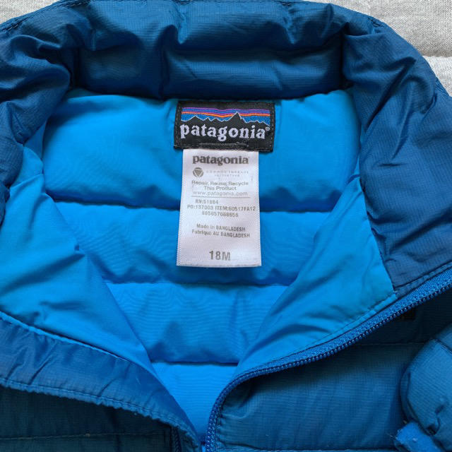 patagonia(パタゴニア)のPatagonia ダウンジャケット 18m ブルー キッズ/ベビー/マタニティのベビー服(~85cm)(ジャケット/コート)の商品写真