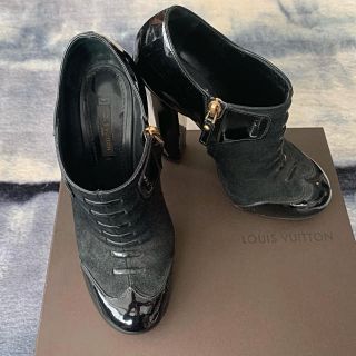 ルイヴィトン(LOUIS VUITTON)の【正規品】ルイヴィトンの黒ショートブーツ☆ルブタン シャネル グッチ(ブーツ)