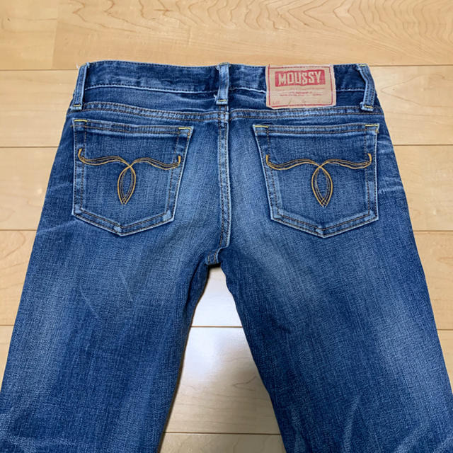 moussy(マウジー)のマウジー スキニーデニム size25 e23 レディースのパンツ(スキニーパンツ)の商品写真