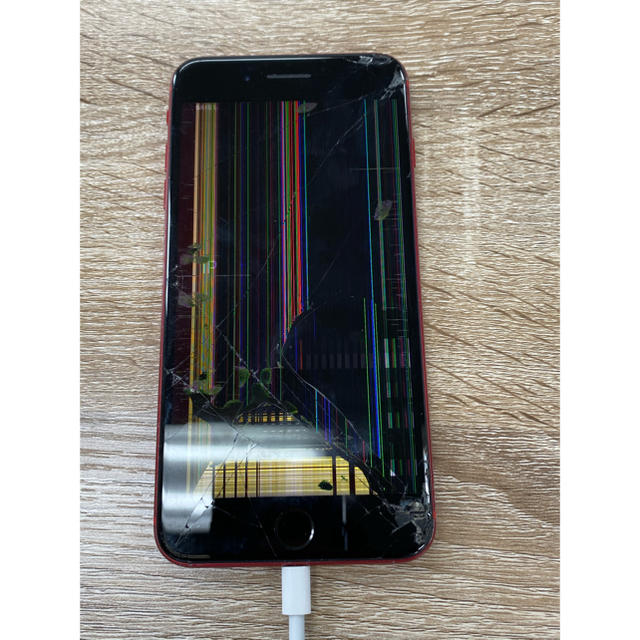 Apple(アップル)のiPhone8plus 256GB  レッド スマホ/家電/カメラのスマートフォン/携帯電話(スマートフォン本体)の商品写真