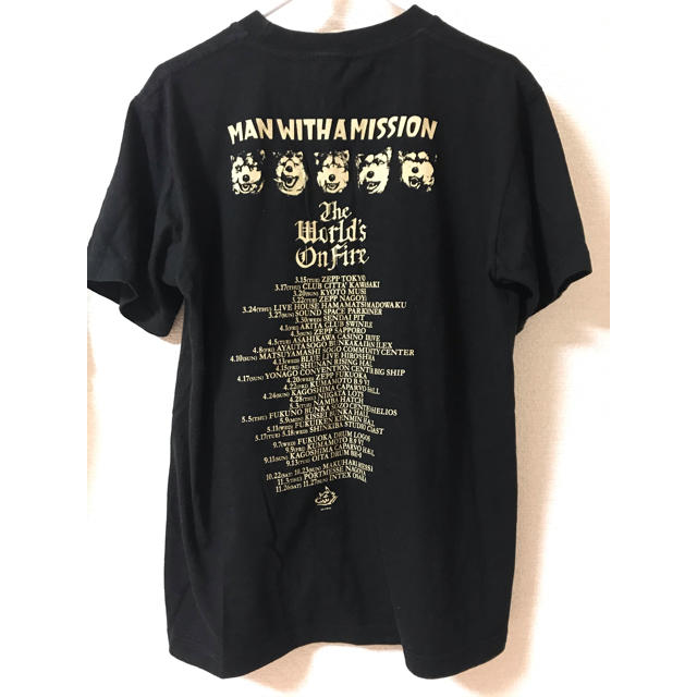 MAN WITH A MISSION(マンウィズアミッション)のThe World's On Fire ツアーTシャツ　Sサイズ メンズのトップス(Tシャツ/カットソー(半袖/袖なし))の商品写真