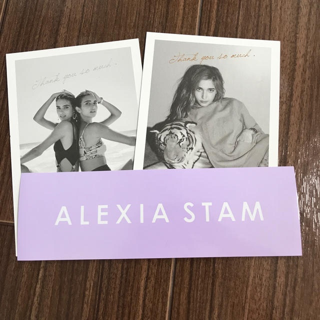 ALEXIA STAM(アリシアスタン)のalexiastam ステッカー　パープル　非売品 レディースの水着/浴衣(水着)の商品写真