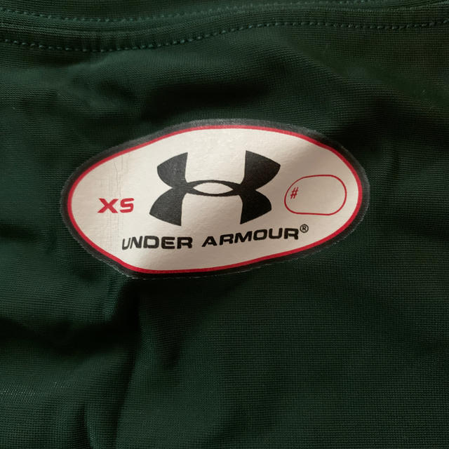 UNDER ARMOUR(アンダーアーマー)のUNDER ARMOUR メンズシャツ　モスグリーン メンズのトップス(Tシャツ/カットソー(半袖/袖なし))の商品写真