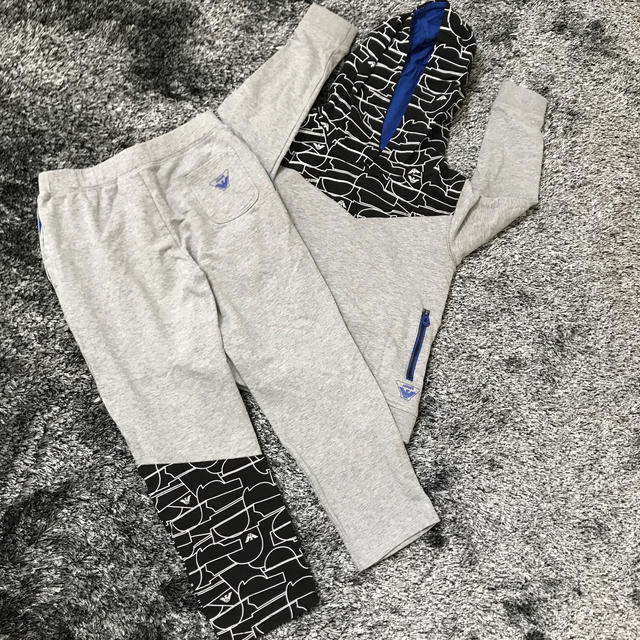 ARMANI JUNIOR(アルマーニ ジュニア)のアルマーニジュニア セットアップ　美品 キッズ/ベビー/マタニティのキッズ服男の子用(90cm~)(Tシャツ/カットソー)の商品写真