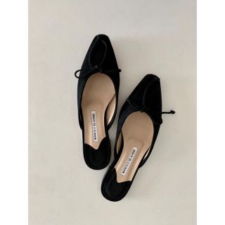 マノロブラニク(MANOLO BLAHNIK)のmanolo blamink マノロ  フラット ミュール 37 1/2(ミュール)