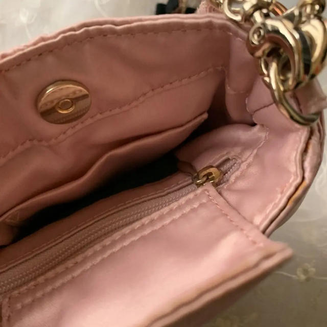 TO BE CHIC(トゥービーシック)のトゥービーシック  ピンク　チェーンポシェット   レディースのバッグ(ショルダーバッグ)の商品写真