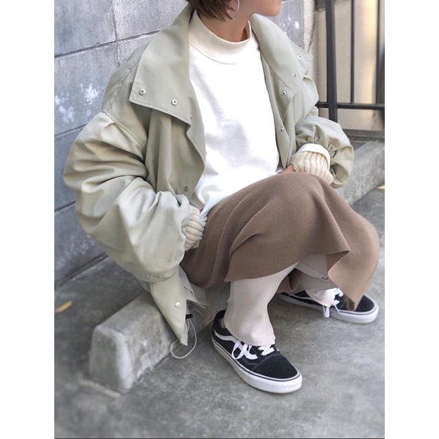 Kastane(カスタネ)のボリューム袖ナイロンパーカー レディースのジャケット/アウター(ナイロンジャケット)の商品写真