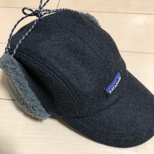 patagonia(パタゴニア)のパタゴニア フライトキャップ ボア 帽子 グレー レディースの帽子(キャップ)の商品写真