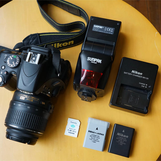 Nikon  DIGITAL CAMERA  D5100 SET