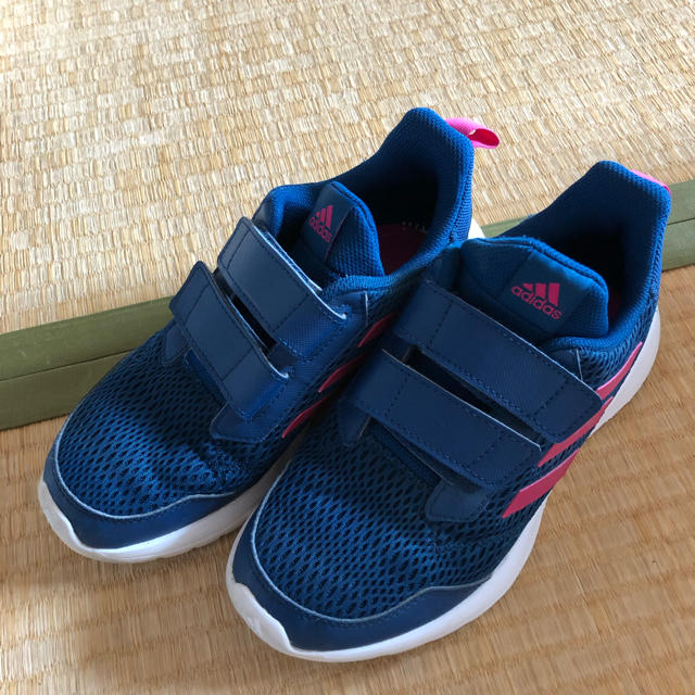 adidas(アディダス)の☆adidas アディダス スニーカー☆21センチ☆ キッズ/ベビー/マタニティのキッズ靴/シューズ(15cm~)(スニーカー)の商品写真