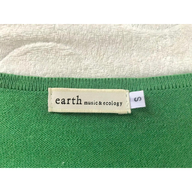 earth music & ecology(アースミュージックアンドエコロジー)の【earth】グリーンリボンボタン カーディガン レディースのトップス(カーディガン)の商品写真