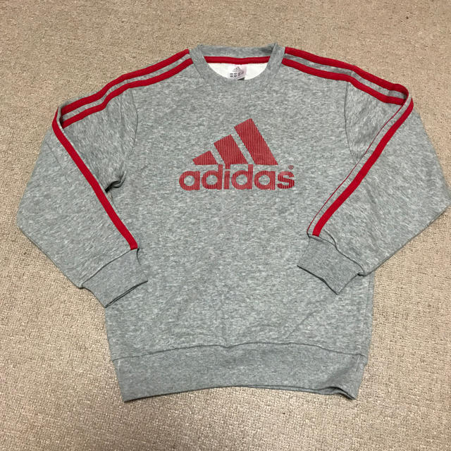 adidas(アディダス)のアディダス トレーナー 140 キッズ/ベビー/マタニティのキッズ服男の子用(90cm~)(Tシャツ/カットソー)の商品写真