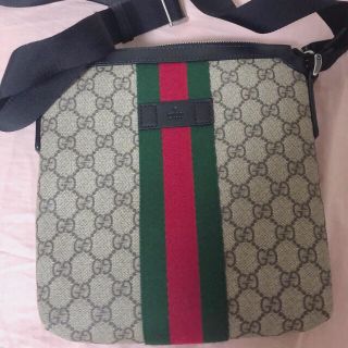 グッチ(Gucci)のGUCCI メッセンジャーバッグ(メッセンジャーバッグ)