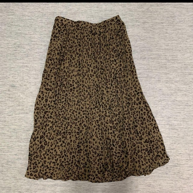 GU(ジーユー)のレオパードプリーツスカート レディースのスカート(ロングスカート)の商品写真