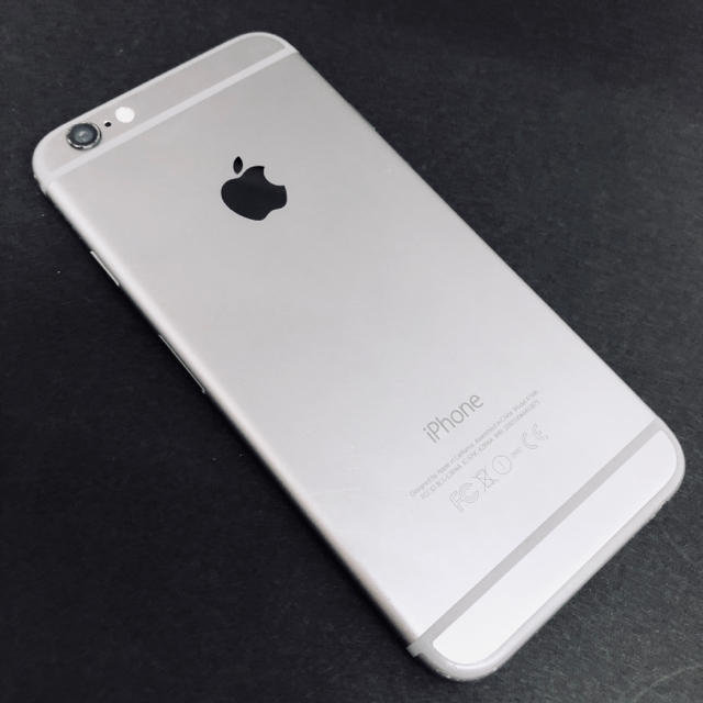 iPhone(アイフォーン)の《SALE》iPhone6 128GB au スペースグレイ 本体のみ 判定○ スマホ/家電/カメラのスマートフォン/携帯電話(スマートフォン本体)の商品写真