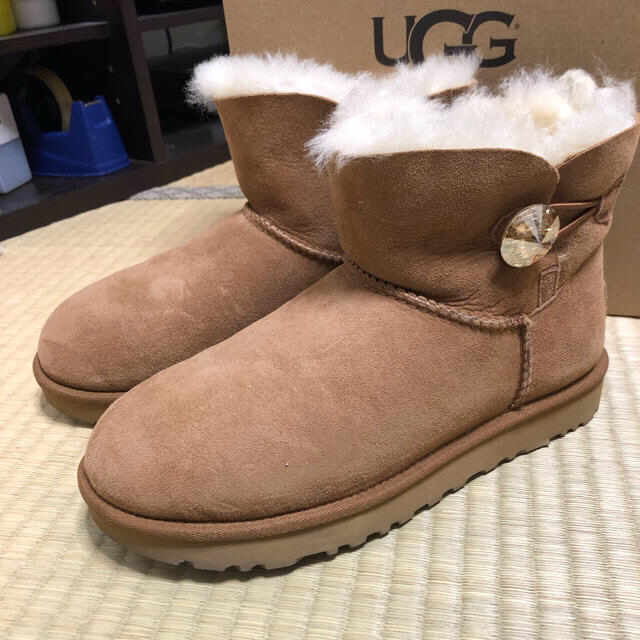 専用 UGG スワロフスキー ムートンブーツ - ブーツ