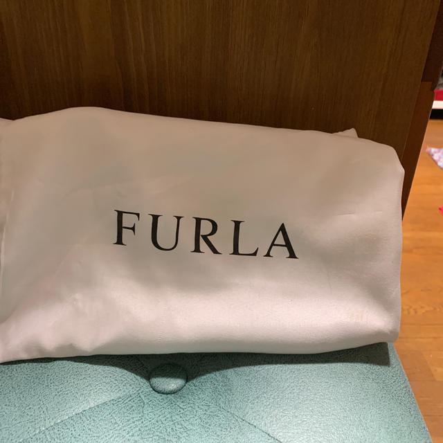 Furla(フルラ)のフルラのブラックお財布内臓型のポシェットです　バッグの中の写真アップしました レディースのバッグ(ショルダーバッグ)の商品写真
