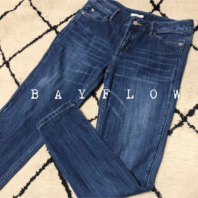 BAYFLOW(ベイフロー)のBAYFLOW テーパード  デニム パンツ 24 美品 レディースのパンツ(デニム/ジーンズ)の商品写真