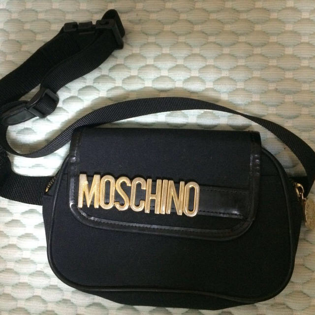 MOSCHINO(モスキーノ)のモスキーノ ウエストポーチ レディースのバッグ(ボディバッグ/ウエストポーチ)の商品写真