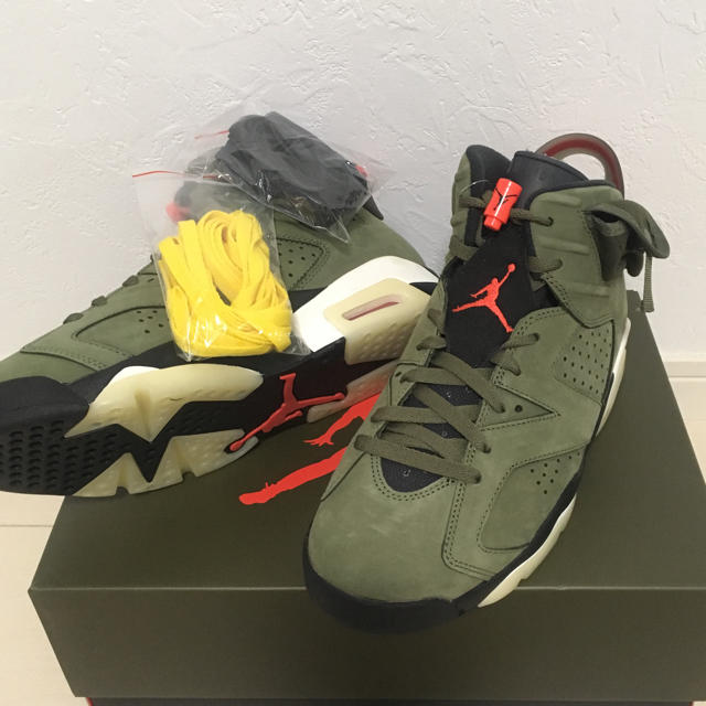 NIKE(ナイキ)の本物最安値 26.5 travis scott  air jordan 6 メンズの靴/シューズ(スニーカー)の商品写真