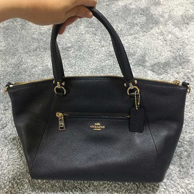 COACH(コーチ)のcoach ネイビー ハンドバック レディースのバッグ(ハンドバッグ)の商品写真