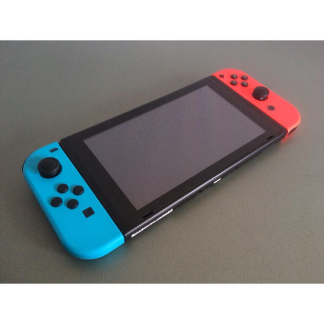 【送料無料】Nintendo Switch 本体