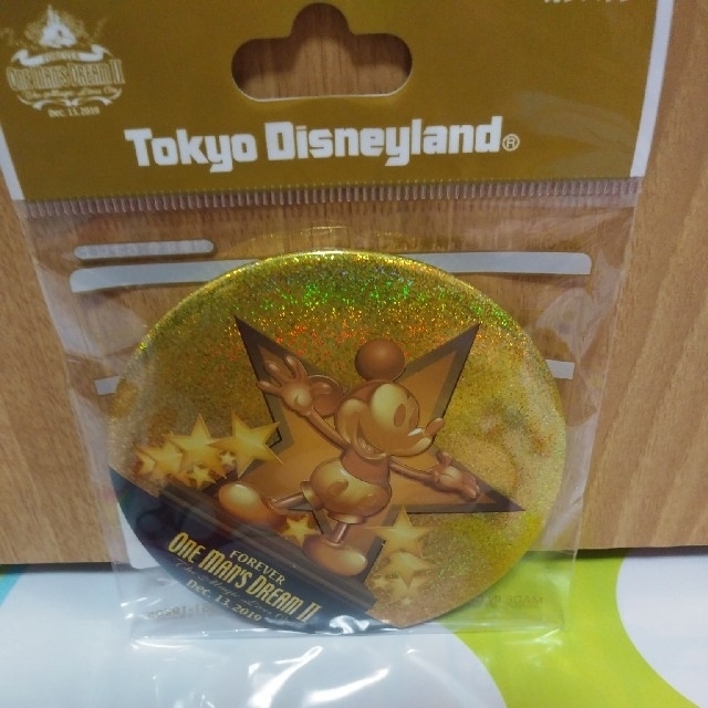 Disney(ディズニー)のワンマンズドリーム　缶バッチ エンタメ/ホビーのおもちゃ/ぬいぐるみ(キャラクターグッズ)の商品写真