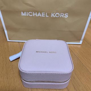 マイケルコース(Michael Kors)のMICHEAL KORS マイケルコース アクセサリーポーチ ピンクページュ(ポーチ)