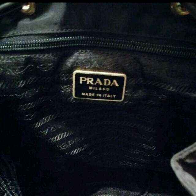 PRADA(プラダ)のPRADA本革使いチェーンリュック正規品 レディースのバッグ(リュック/バックパック)の商品写真