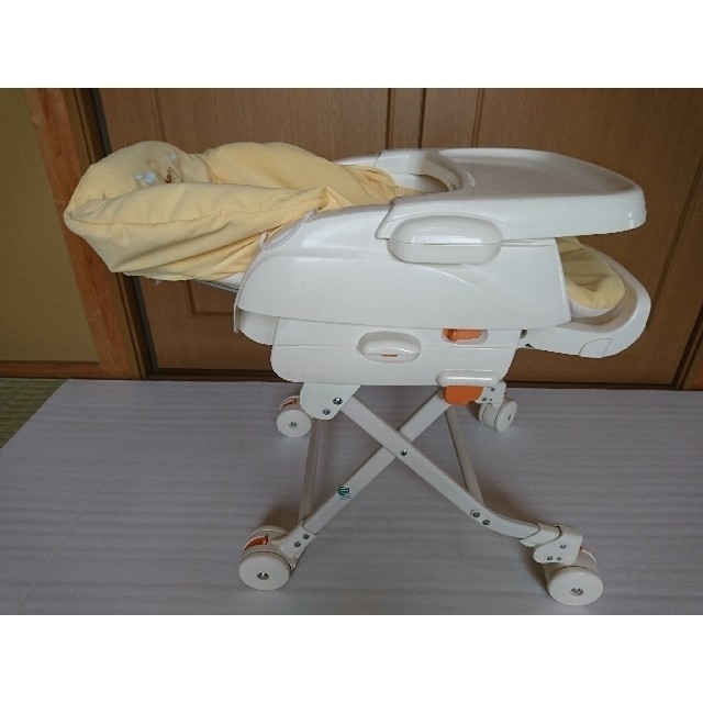 超美品🎵ハイローチェア コンビ
