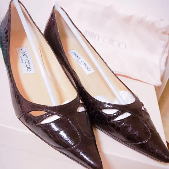 JIMMY CHOO(ジミーチュウ)のJIMMY CHOO ジミーチュウ　パンプス レディースの靴/シューズ(ハイヒール/パンプス)の商品写真