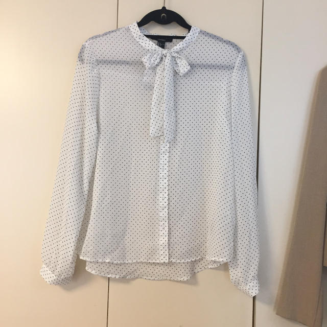 FOREVER 21(フォーエバートゥエンティーワン)の※タカリン様 専用 ※ ドットシフォンブラウス レディースのトップス(シャツ/ブラウス(長袖/七分))の商品写真