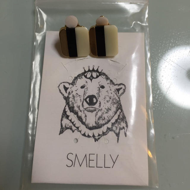 SMELLY(スメリー)のストライプ柄イヤリング レディースのアクセサリー(イヤリング)の商品写真