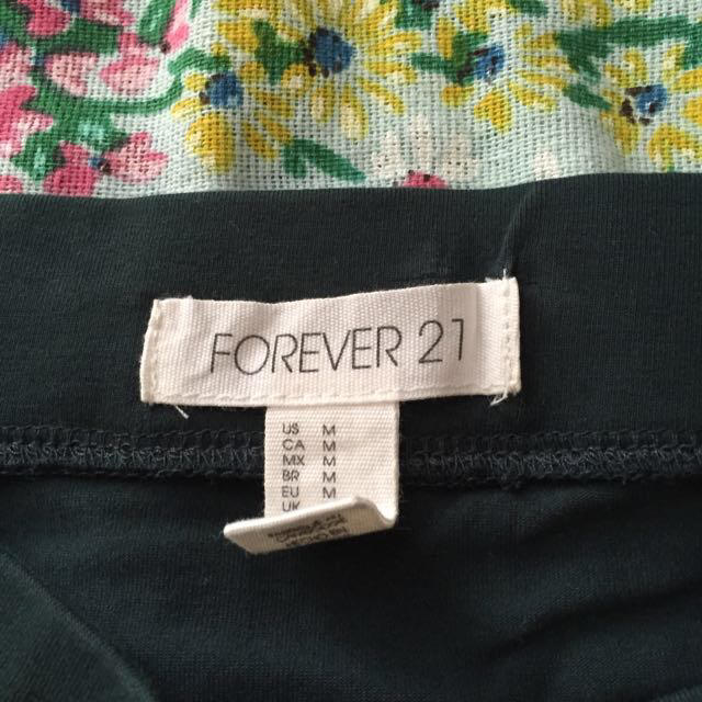FOREVER 21(フォーエバートゥエンティーワン)のペンシルスカート レディースのスカート(ひざ丈スカート)の商品写真