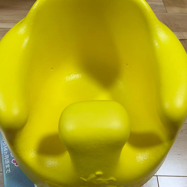 Bumbo(バンボ)のバンボ ベビーチェア ベビーソファ テーブル・腰ベルト付き 美品 キッズ/ベビー/マタニティの寝具/家具(その他)の商品写真