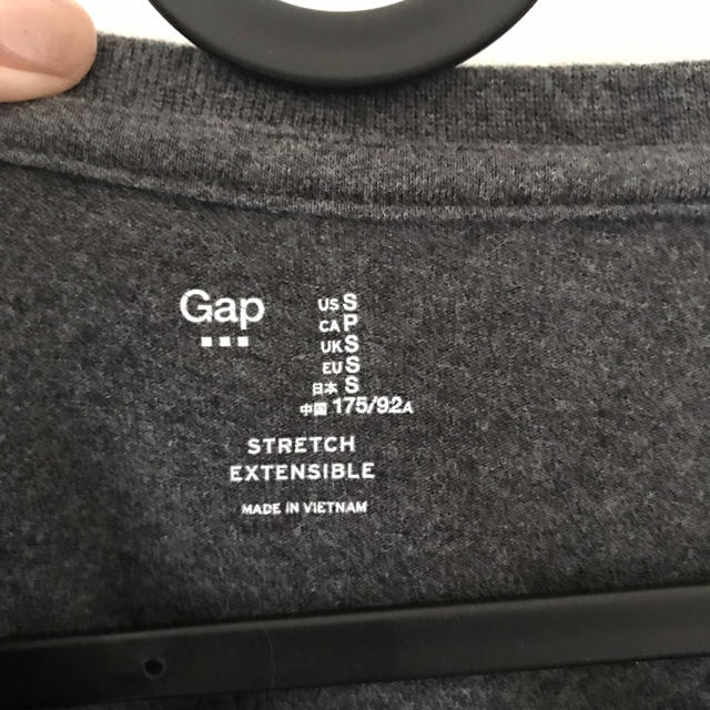 GAP(ギャップ)のギャップ GAP カットソー 長袖 シャツ グレー チャコールグレー メンズのトップス(Tシャツ/カットソー(七分/長袖))の商品写真