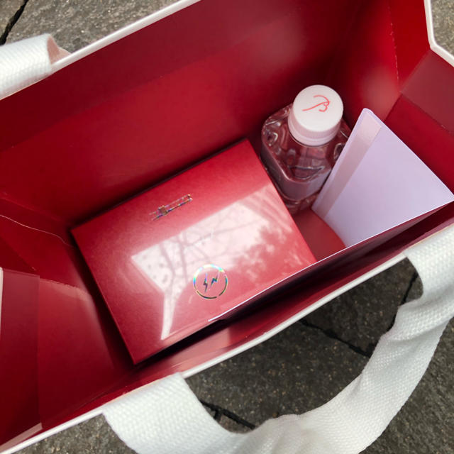 Baccarat - 手元にあり バカラ X ベアブリック ポリゴンレッド be Baccarat - 手元にあり バカラ X ベアブリック ポリゴンレッド be