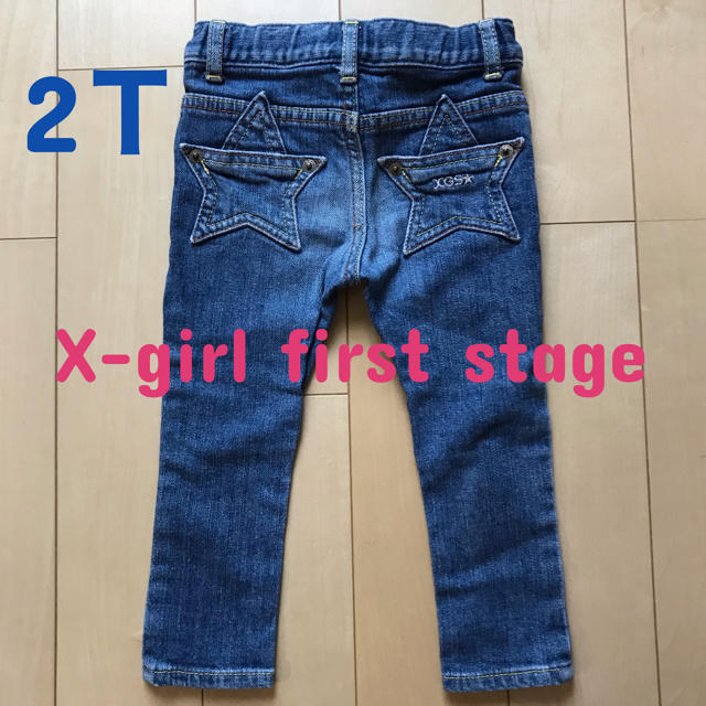 X-girl Stages(エックスガールステージス)の美品☆X-girl エックスガール☆星ポケットデニム☆2Ｔ 90 キッズ/ベビー/マタニティのキッズ服女の子用(90cm~)(パンツ/スパッツ)の商品写真