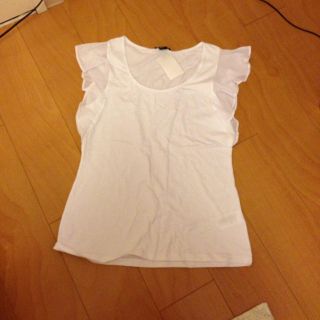 エイチアンドエム(H&M)のフリルTシャツ(シャツ/ブラウス(半袖/袖なし))