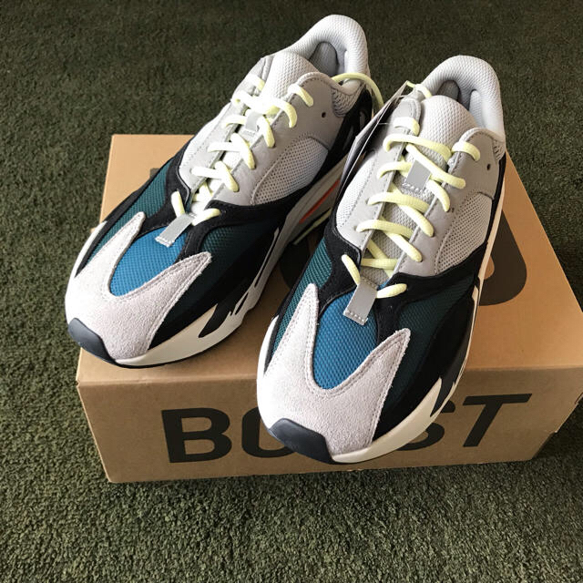 adidas(アディダス)のadidas YEEZY BOOST 700 メンズの靴/シューズ(スニーカー)の商品写真