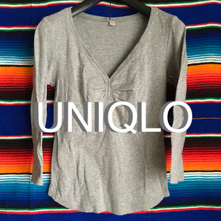 ユニクロ(UNIQLO)のUNIQLOユニクロ７部袖デザインＶネックロンTシャツgrey S(Tシャツ(長袖/七分))