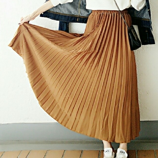 GU(ジーユー)のジーユー プリーツロングスカート ブラウン XL レディースのスカート(ロングスカート)の商品写真