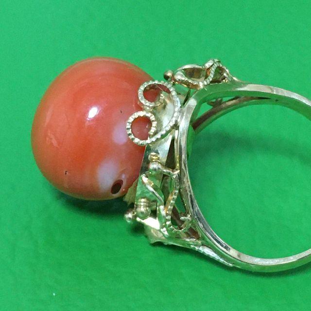 K18 サンゴ　珊瑚　１４ｍｍデザインリング　指輪 レディースのアクセサリー(リング(指輪))の商品写真