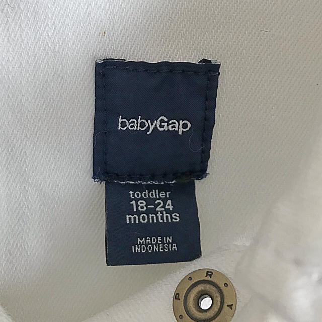 babyGAP(ベビーギャップ)のベビーGAP デニムジャケット キッズ/ベビー/マタニティのキッズ服女の子用(90cm~)(ジャケット/上着)の商品写真