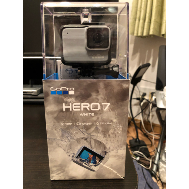 GoPro(ゴープロ)のGopro hero7 White (3-Wayマウント付いてきます！) スマホ/家電/カメラのカメラ(ビデオカメラ)の商品写真