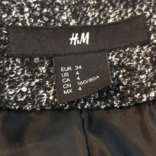 H&M(エイチアンドエム)のライダース型　ツイードジャケット　グレー系　とてもしっかりしています　34サイズ レディースのジャケット/アウター(ライダースジャケット)の商品写真