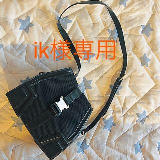 チャールズアンドキース(Charles and Keith)のチャールズアンドキース　バック(ショルダーバッグ)